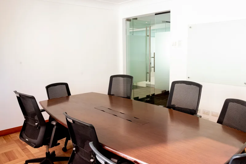 Vista de la habilitacion de oficinas corporativas ejecutada por Dec Constructora