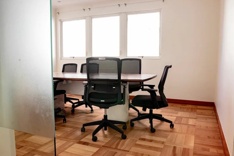 Vista de la habilitacion de oficinas corporativas ejecutada por Dec Constructora