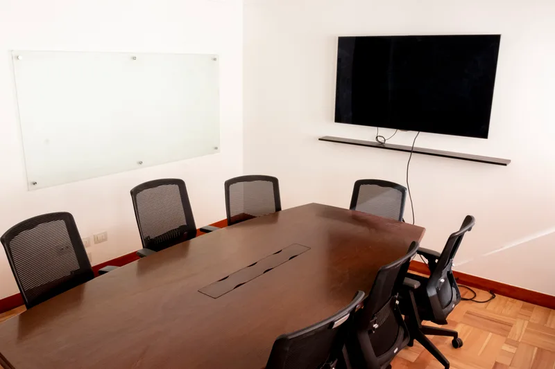 Vista de la habilitacion de oficinas corporativas ejecutada por Dec Constructora