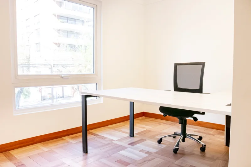 Vista de la habilitacion de oficinas corporativas ejecutada por Dec Constructora