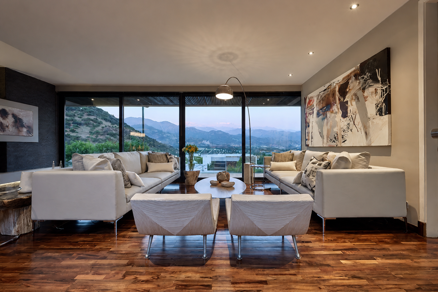 Casa Mirador, sala de estar con ventanales panorámicos