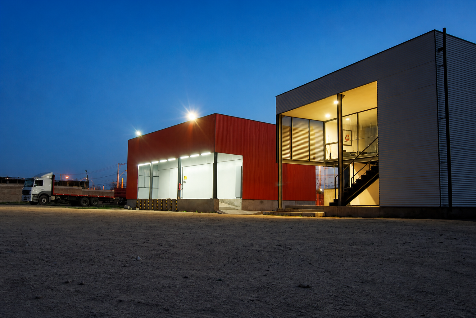 Packing Valdivia Paine, vista principal nocturna