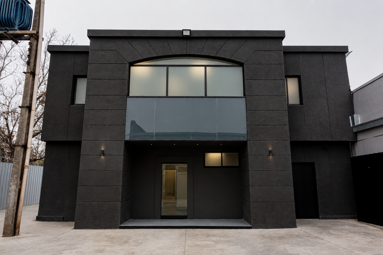 Empresa Rossignol, acceso y fachada remodelada
