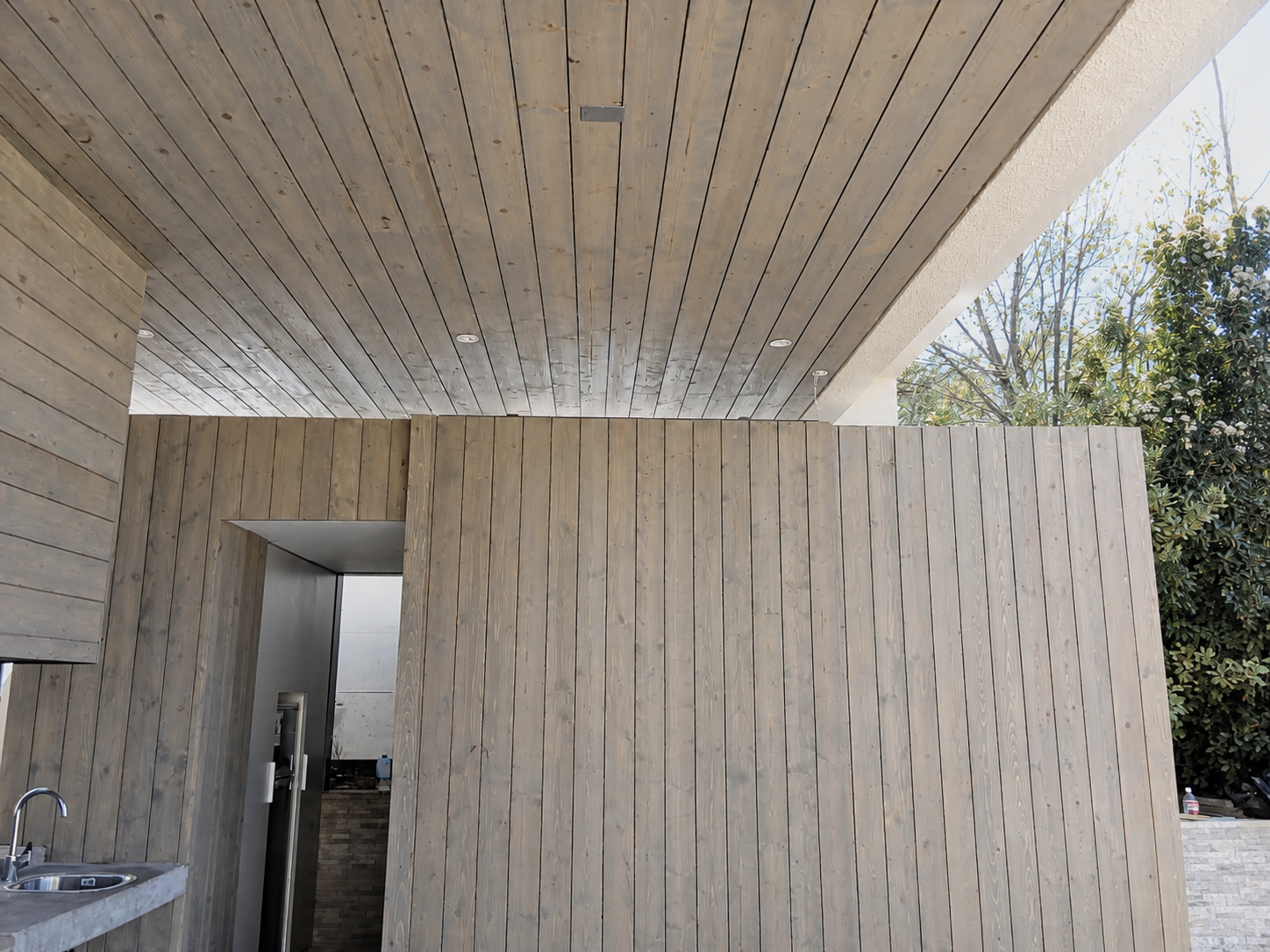 Terraza Los Nogales, cubierta y revestimiento de madera